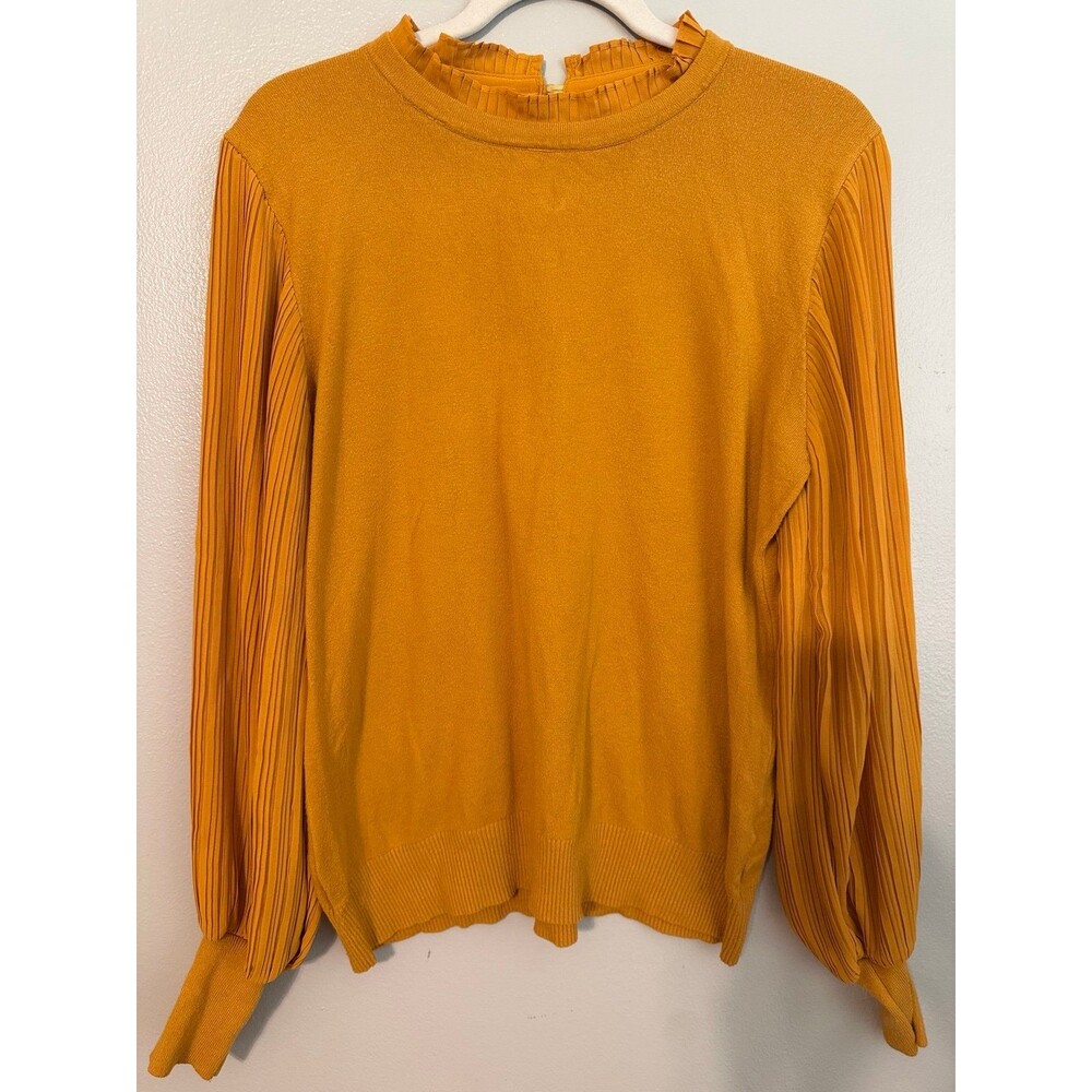 Women’s mustard yellow crewneck sweater